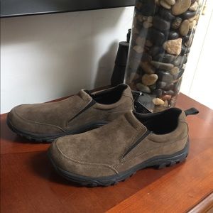 Men’s suede brown shoes